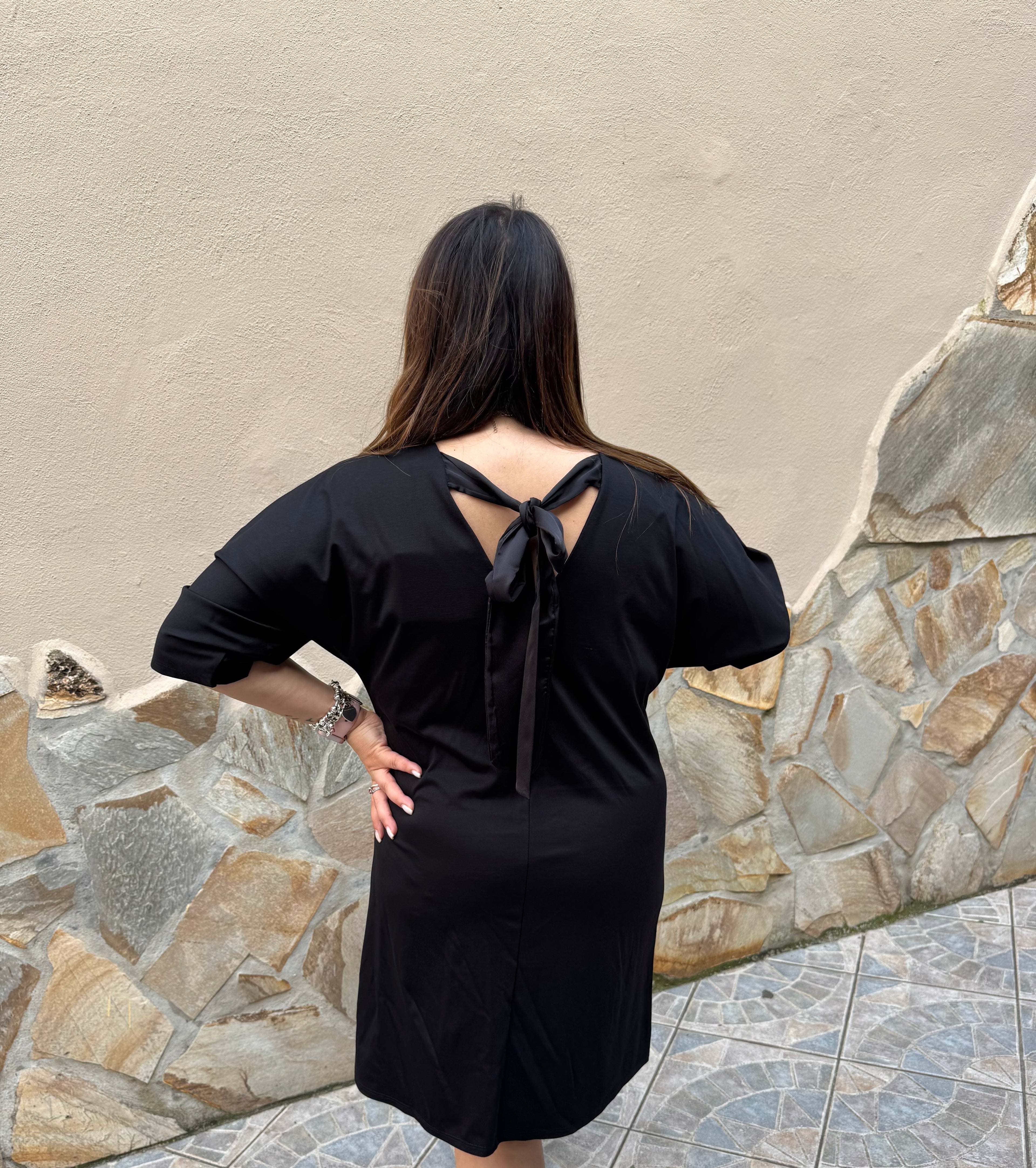 Abito “Effetto Wow” Nero con Fiocco Back