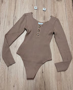 Body Beige a Costine con Bottoni Oro