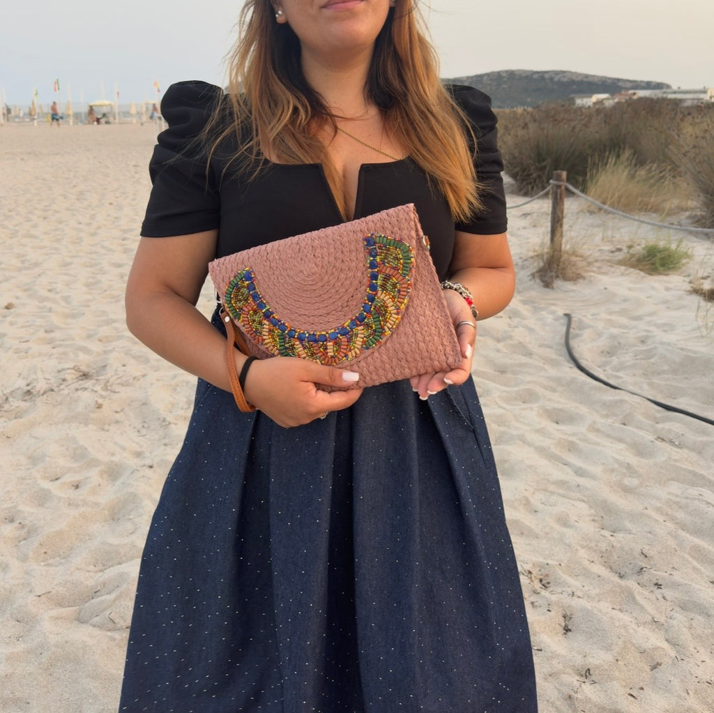 Pochette Intrecciata con Ricami