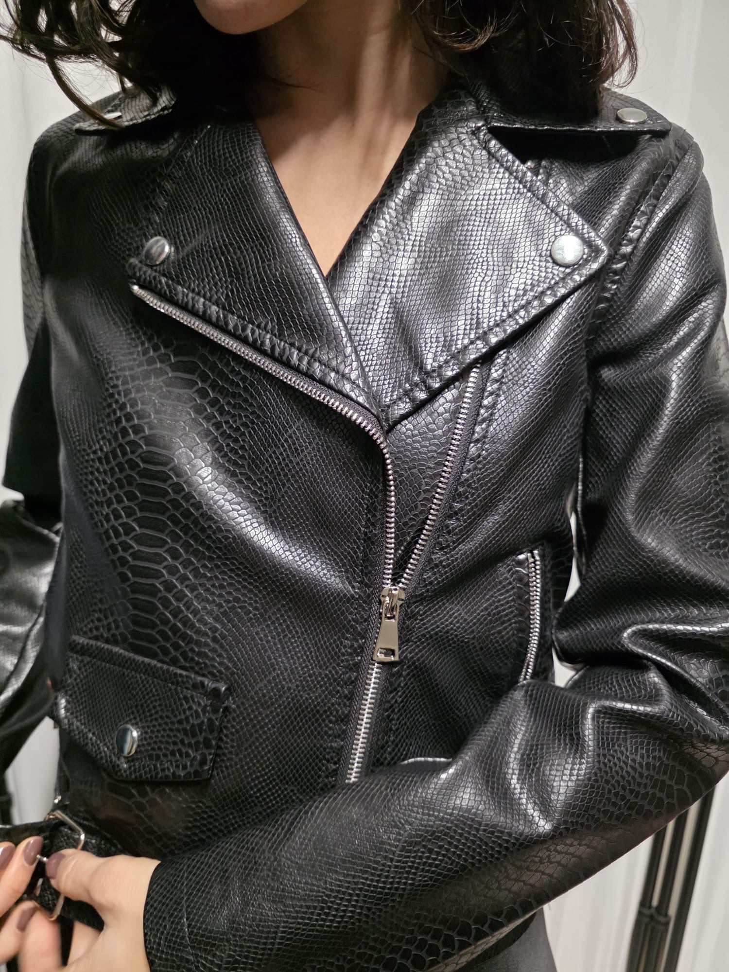 Giacca nera in ecopelle