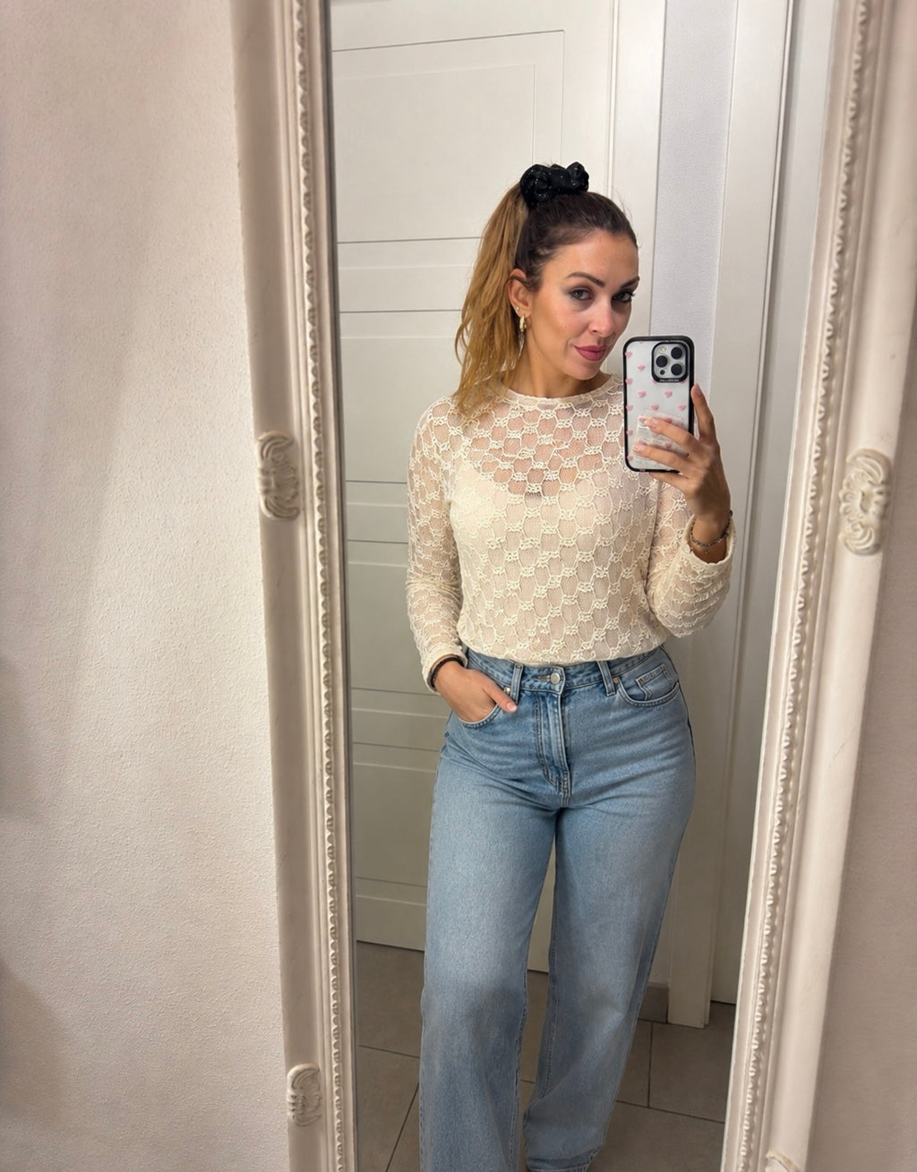 Maglia in pizzo con i fiorellini