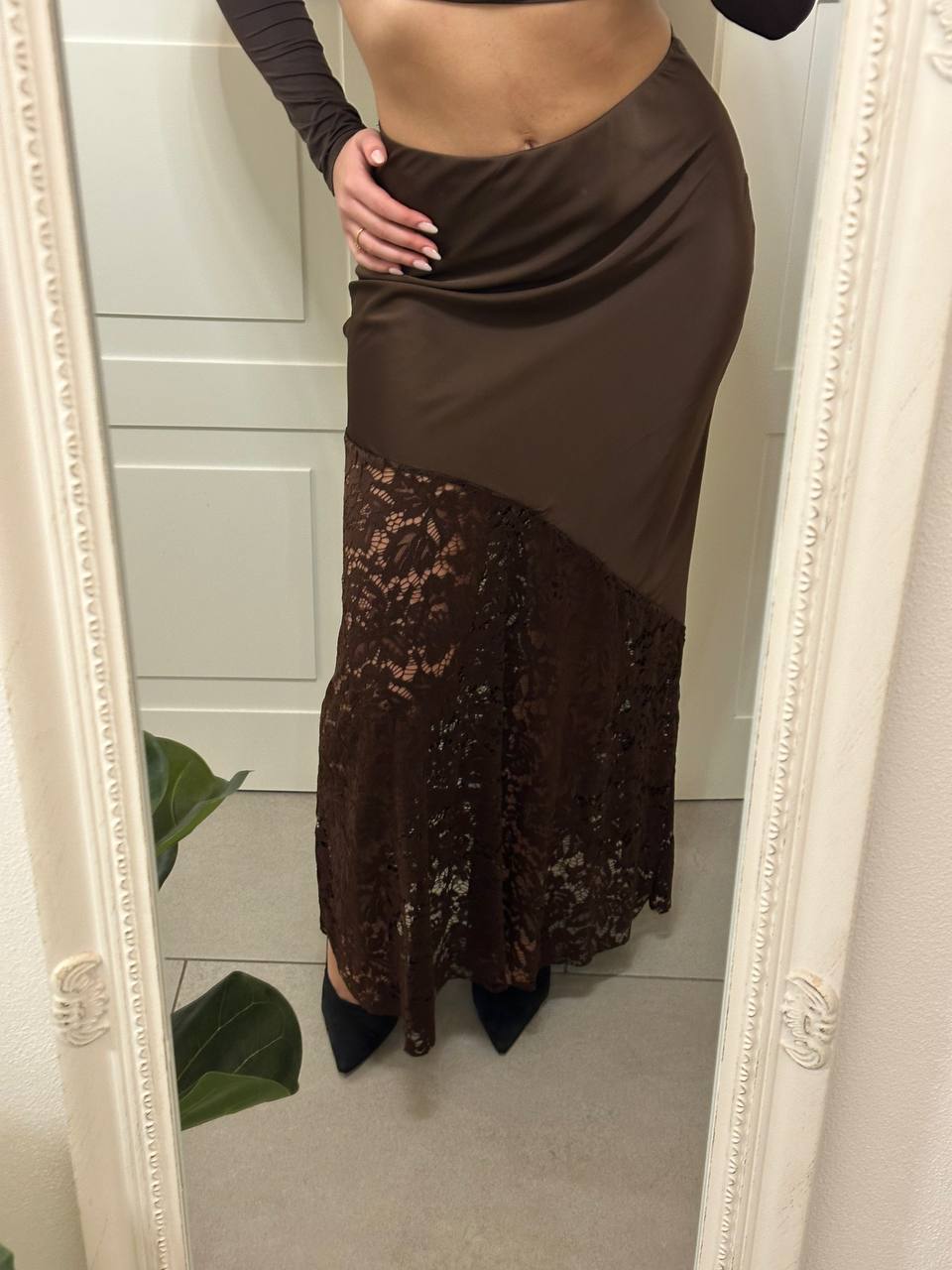Gonna “Noir Velvet Lace”