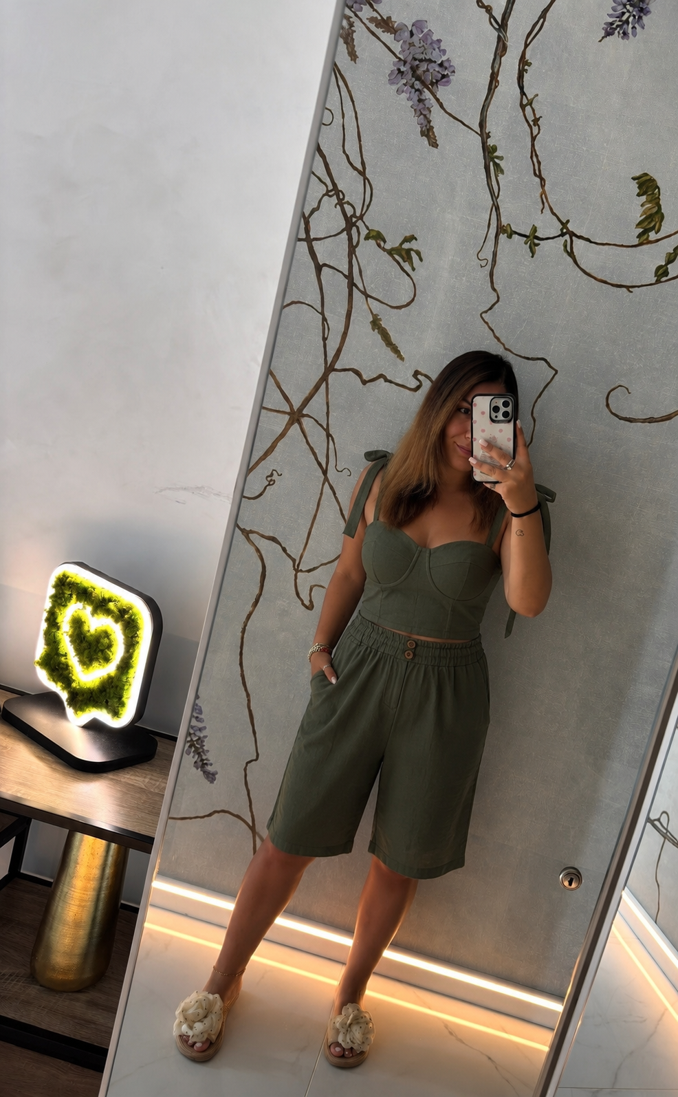 Completo due pezzi in lino misto color verde militare